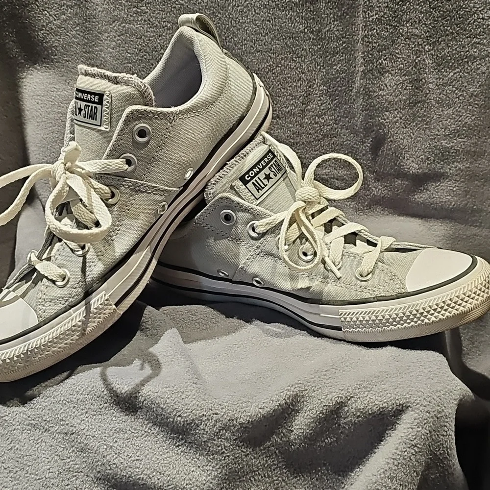 Converse light gray sneakers  size 8 - Picture 5 of 8